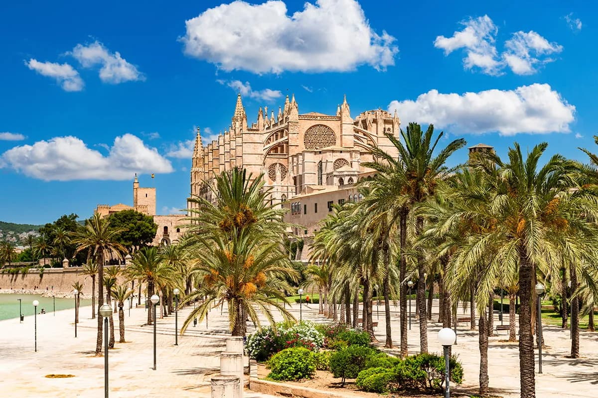 Najlepsze atrakcje i co warto zobaczyć na Palma de Majorka