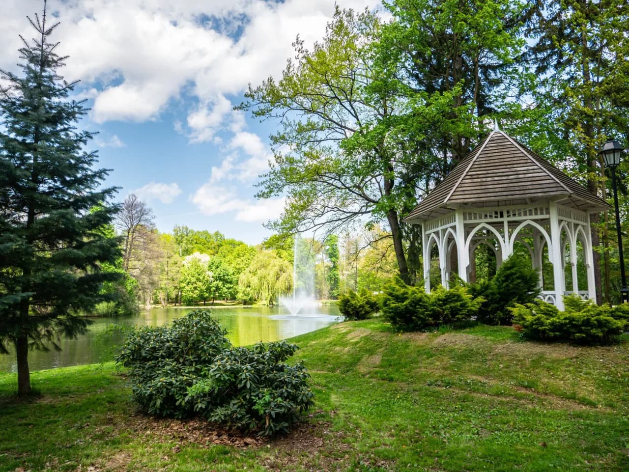 Atrakcje turystyczne i informacje o uzdrowisku w Parku Zdrojowym Cieplice