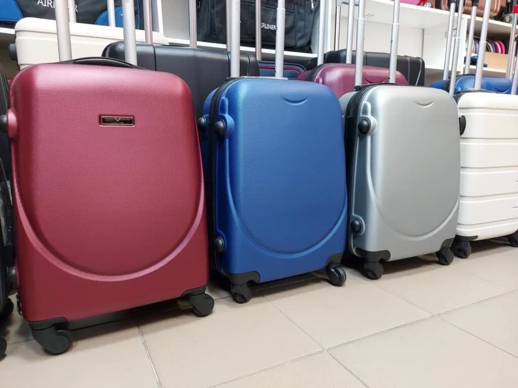 Gdzie kupić walizkę w Warszawie? Sprawdź najlepsze oferty i sklepy
