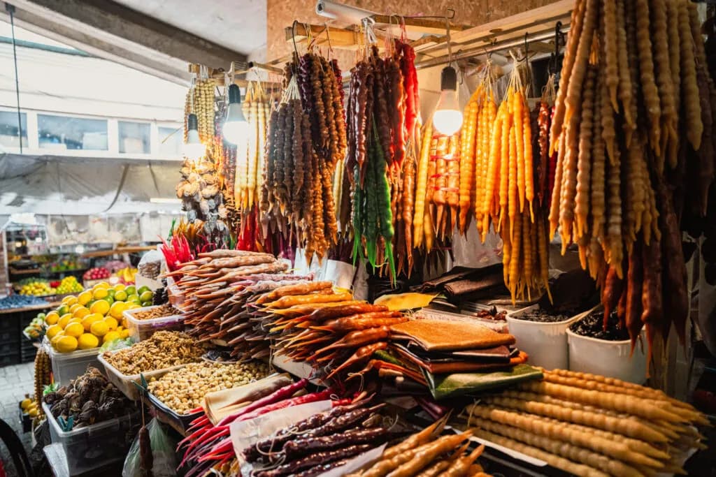 Najlepsze zakupy i pamiątki z Gruzji - poznaj unikatowe produkty lokalne