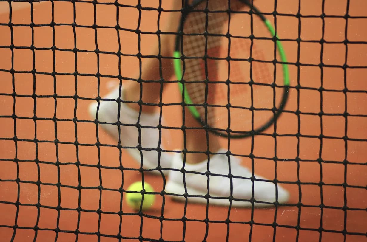 Tenis od podstaw do finezji: technika, korty i rytuały gry