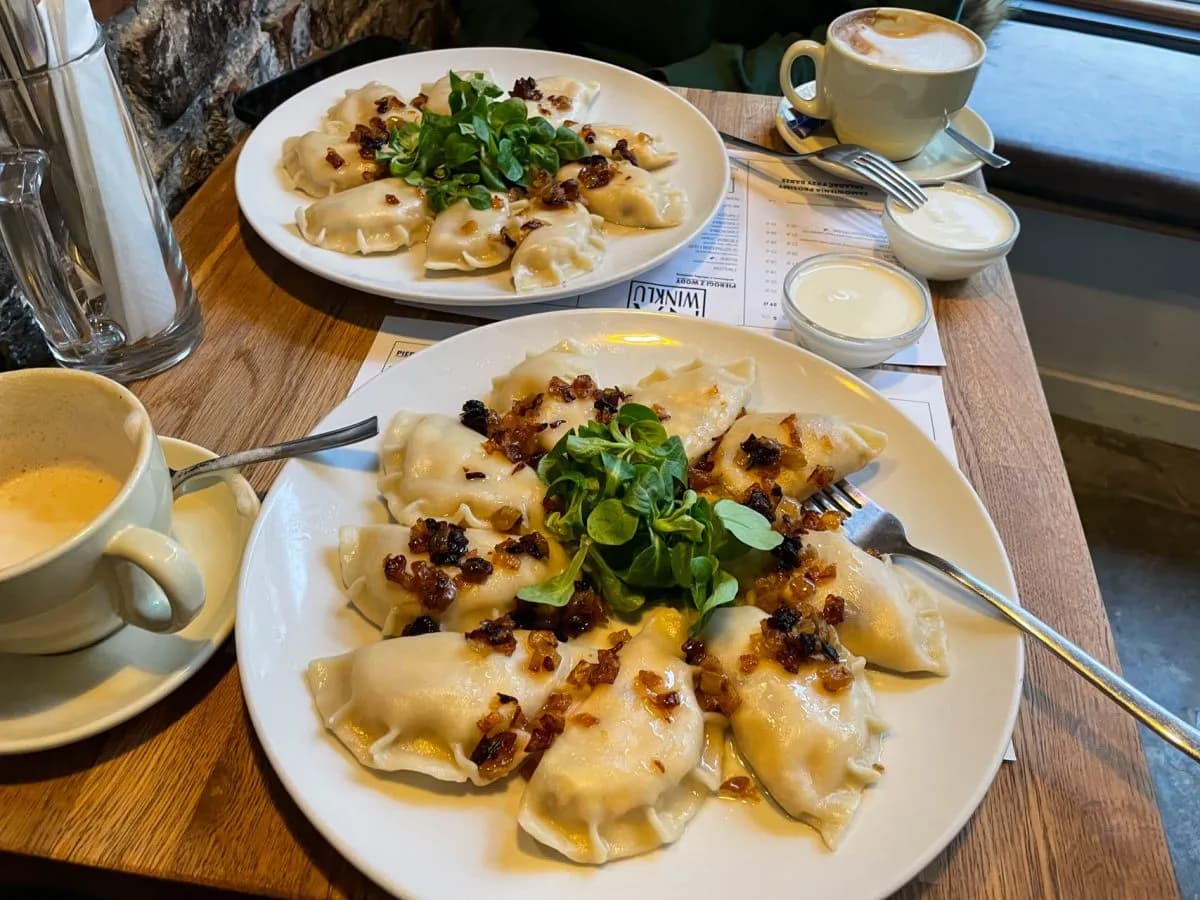 Poznańskie smaki: 10 wyjątkowych restauracji, które musisz odwiedzić