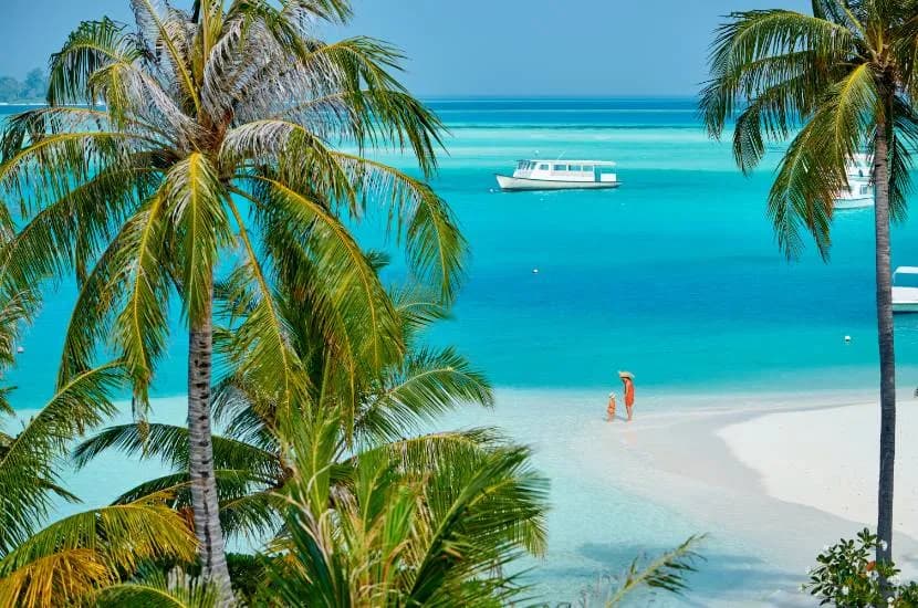 Kiedy najlepiej jechać na Malediwy? Uniknij deszczu i zaplanuj idealny wyjazd!