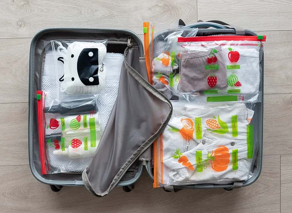 Jak pakować walizkę: 10 sprawdzonych trików, które zaoszczędzą miejsce