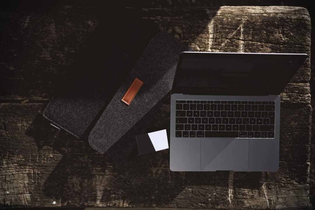 Czy można zabrać laptopa do bagażu podręcznego? Ważne zasady i ograniczenia