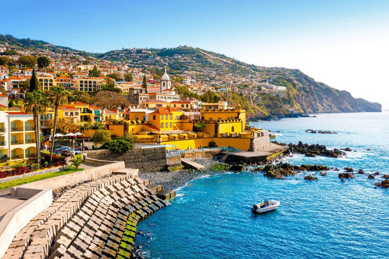 Najlepszy czas na podróż na Maderę: uniknij tłumów i złap idealną pogodę