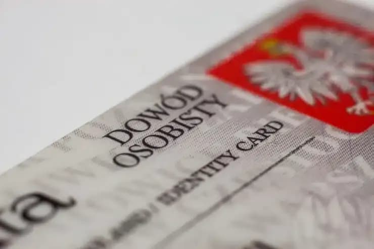 Paszport czy dowód dla dziecka - co wybrać, aby uniknąć problemów?